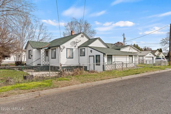 $379,800 | 1521 Cornell Avenue, Yakima, WA 98902