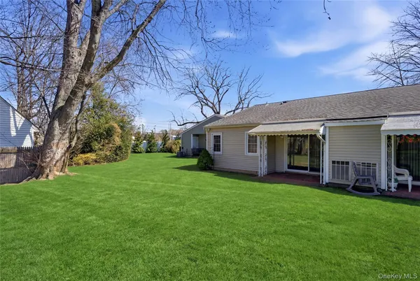 $629,000 | 65 Harbor North, Amityville, NY 11701