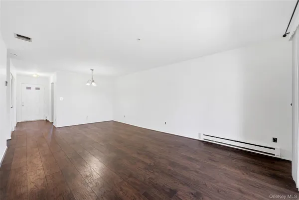 $629,000 | 65 Harbor North, Amityville, NY 11701