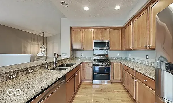 $2,195 | 12670 Leah Lane, Fishers, IN 46037