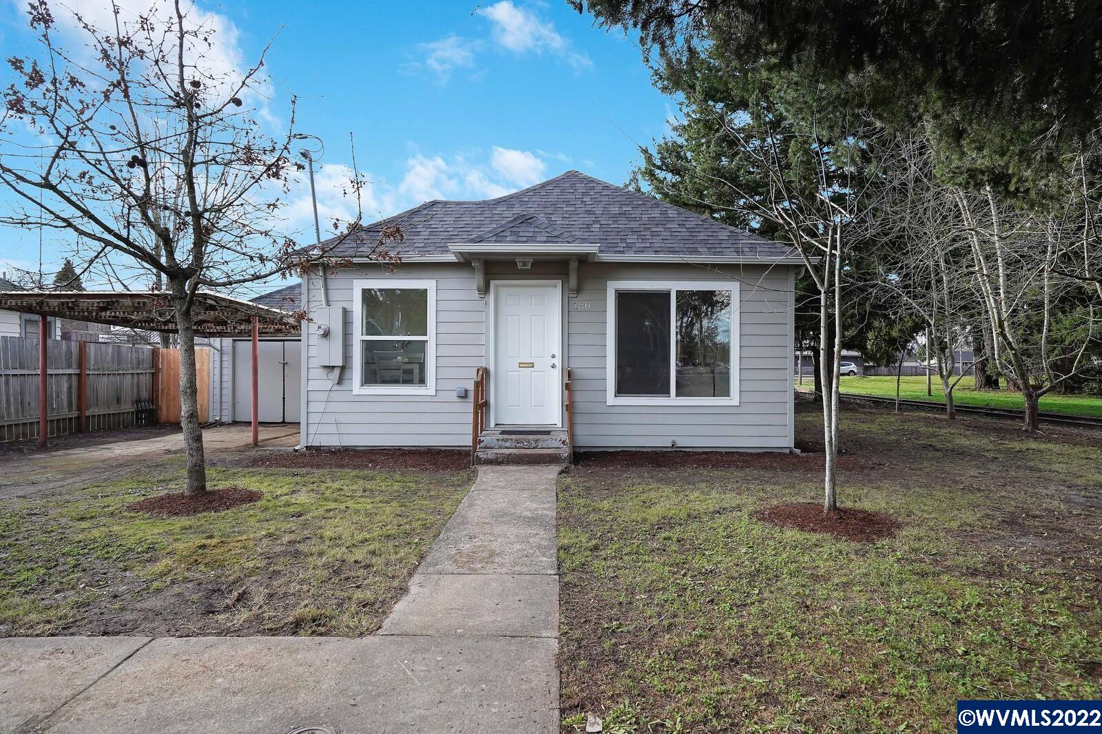 180 Eaton Street Lebanon, OR 97355 - Photo 1 of 23