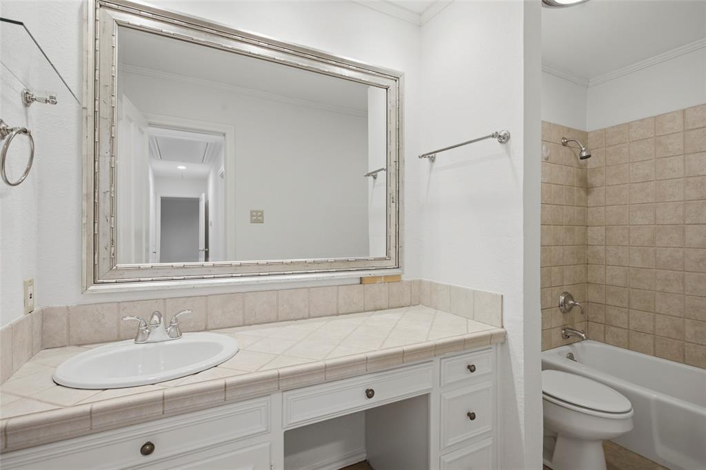 1333 Roaring Springs Road, Unit 1333 Fort Worth, TX 76114 - Photo 16 of 23 Hall bath