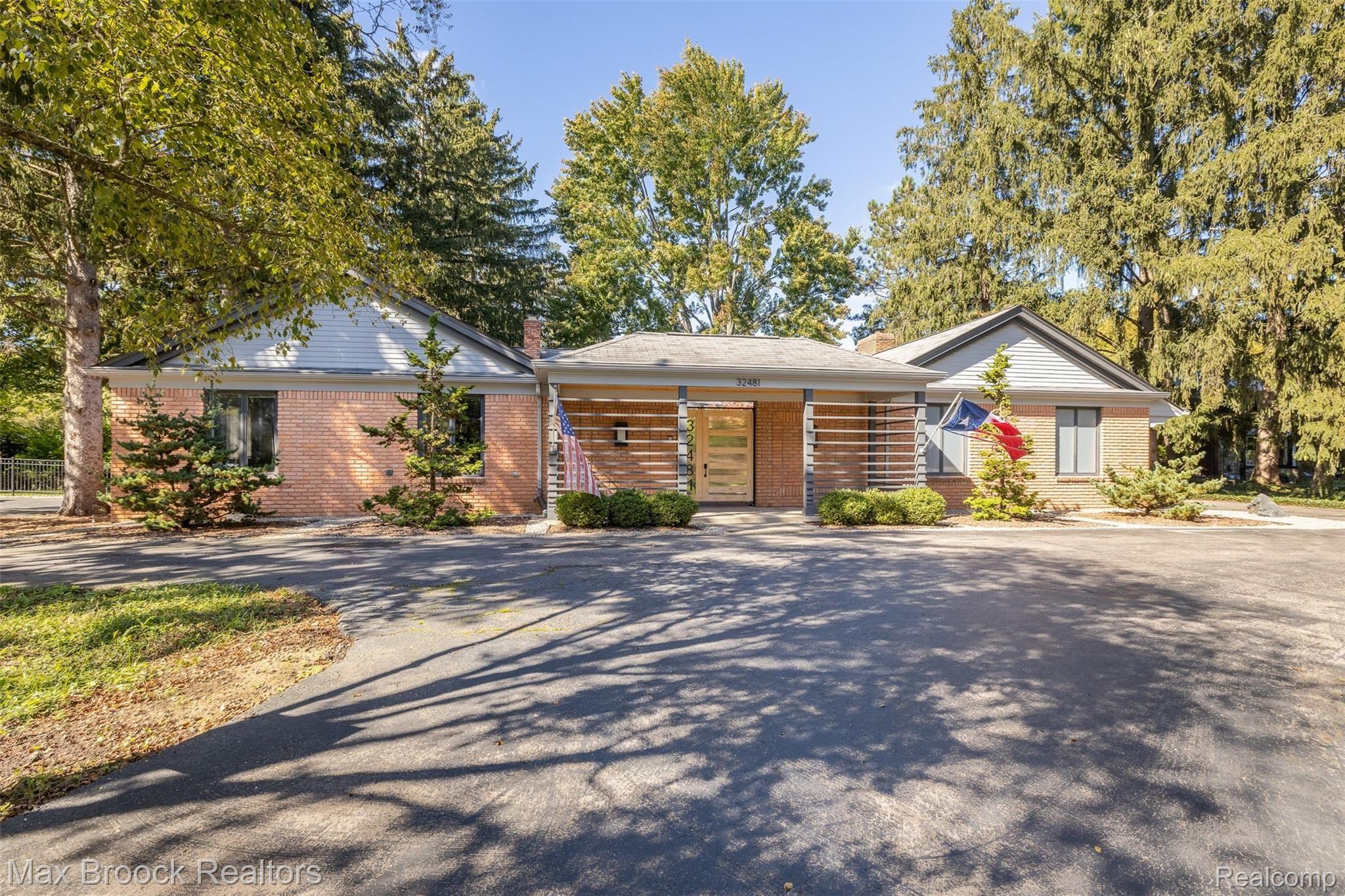 32481 Evergreen Road Franklin, MI 48025 - Photo 13 of 57 2E2A4324-HDR.jpg