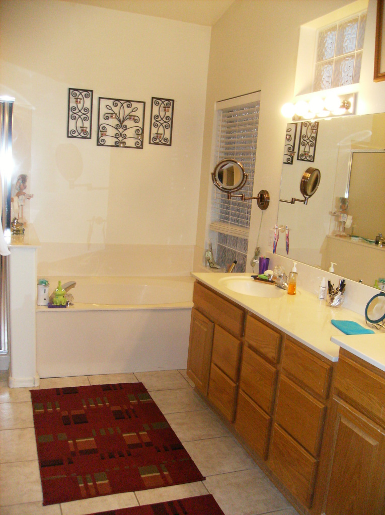 2148 East Victor Road Gilbert, AZ 85296 - Photo 14 of 23 Master Bath