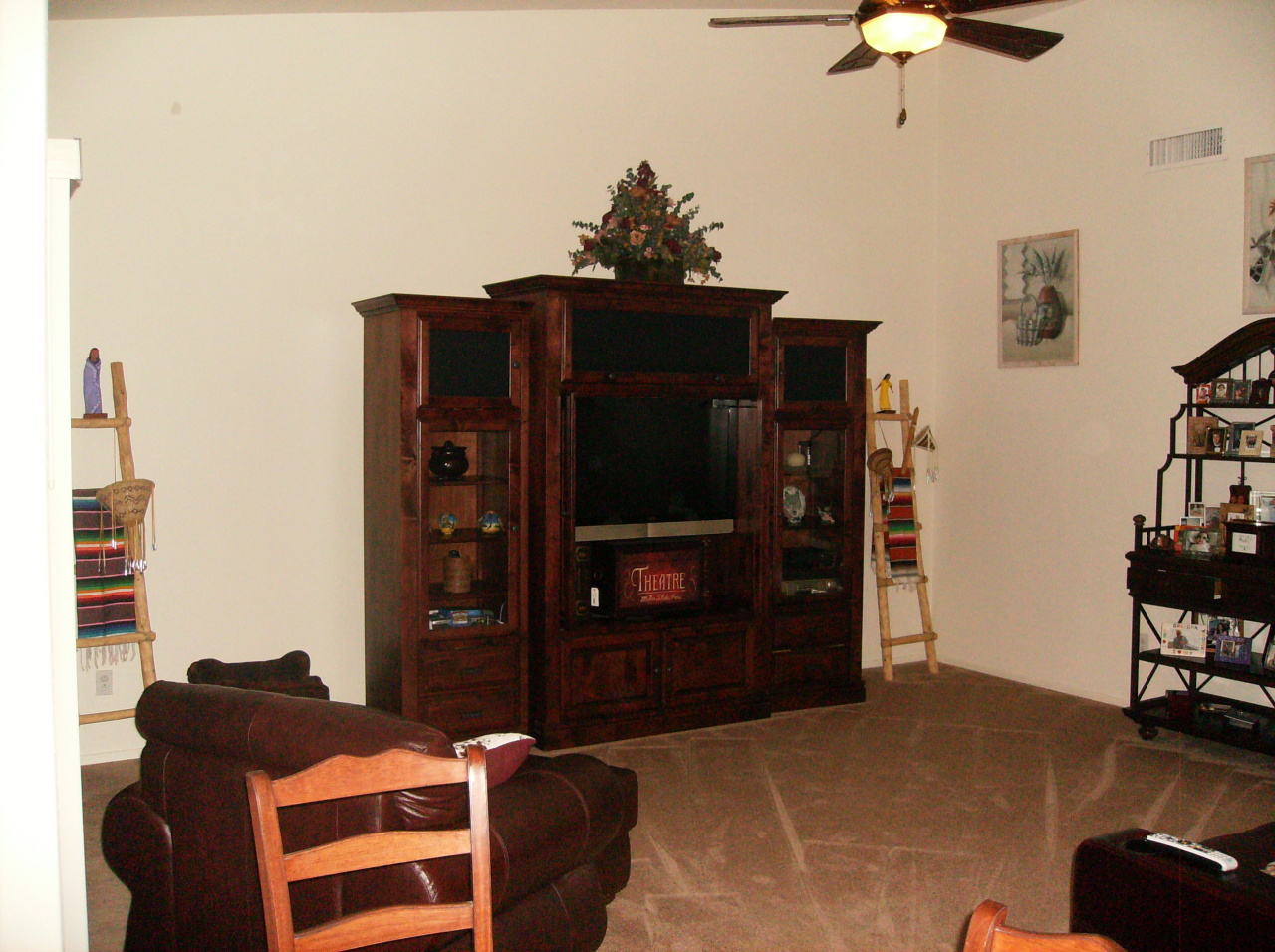 2148 East Victor Road Gilbert, AZ 85296 - Photo 8 of 23 Family Room
