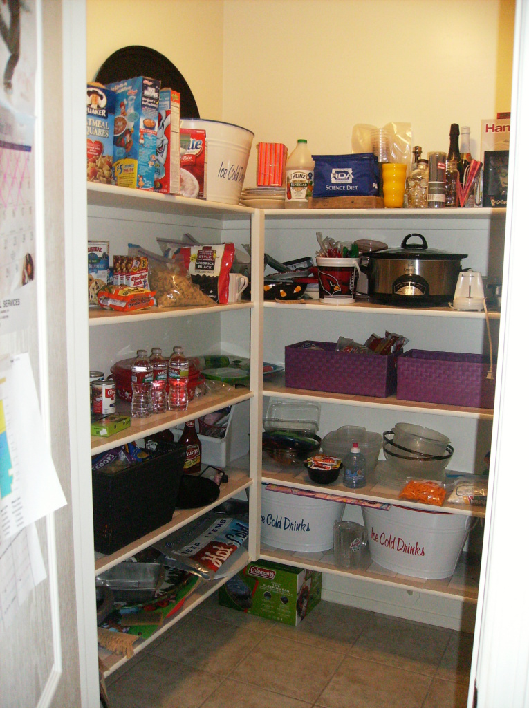 2148 East Victor Road Gilbert, AZ 85296 - Photo 10 of 23 Walk-in Pantry
