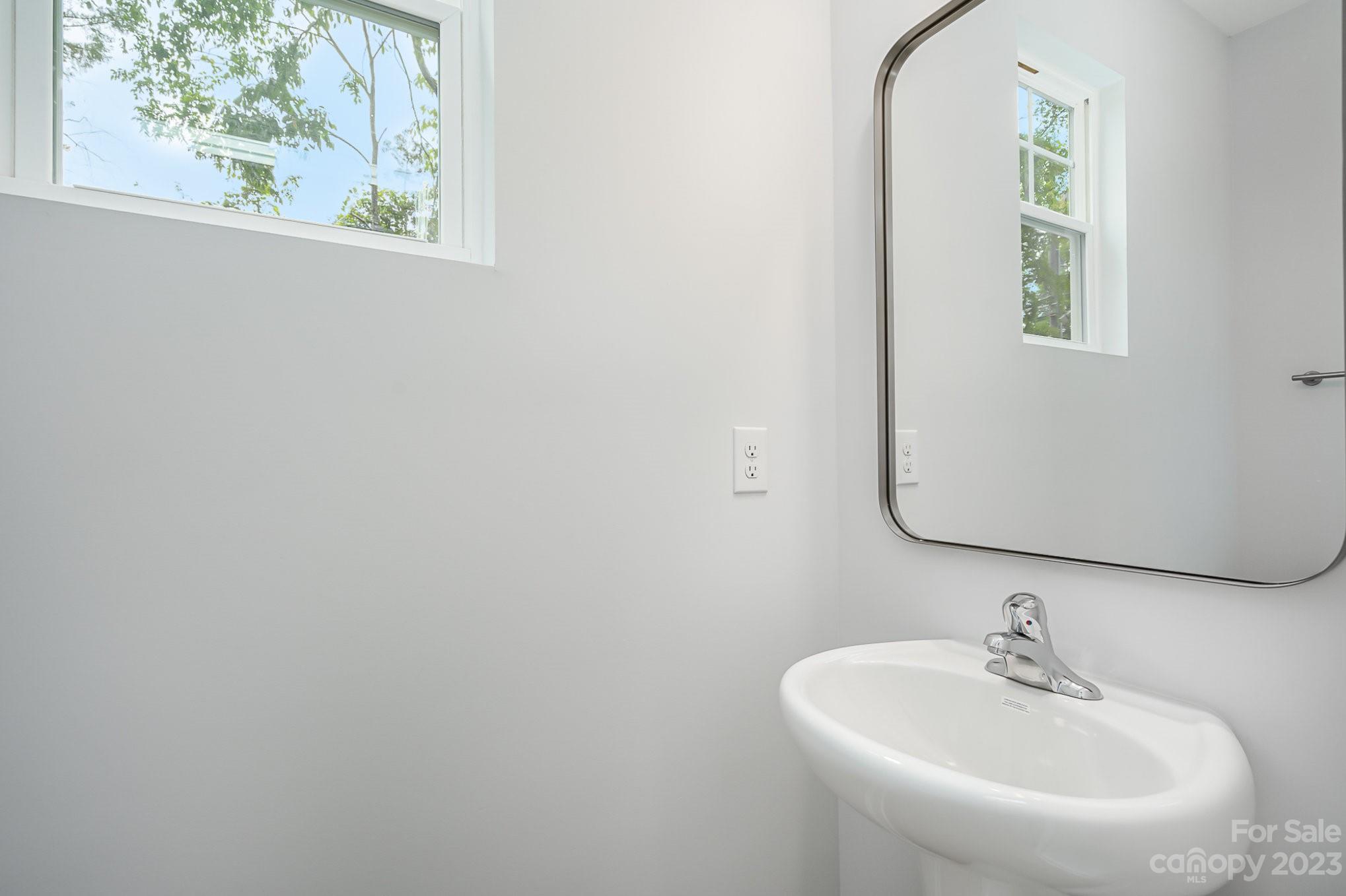 1016 Helms Road Charlotte, NC 28214 - Photo 17 of 39