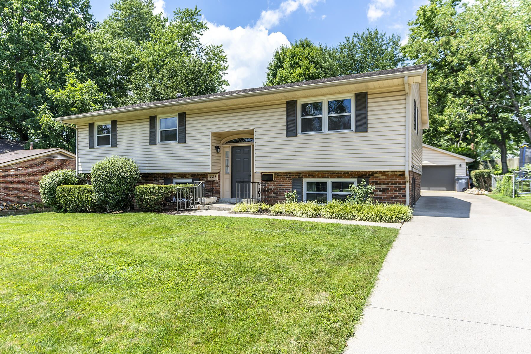 3317 High Hope Road Lexington, KY 40517 - Photo 1 of 30 3317high01