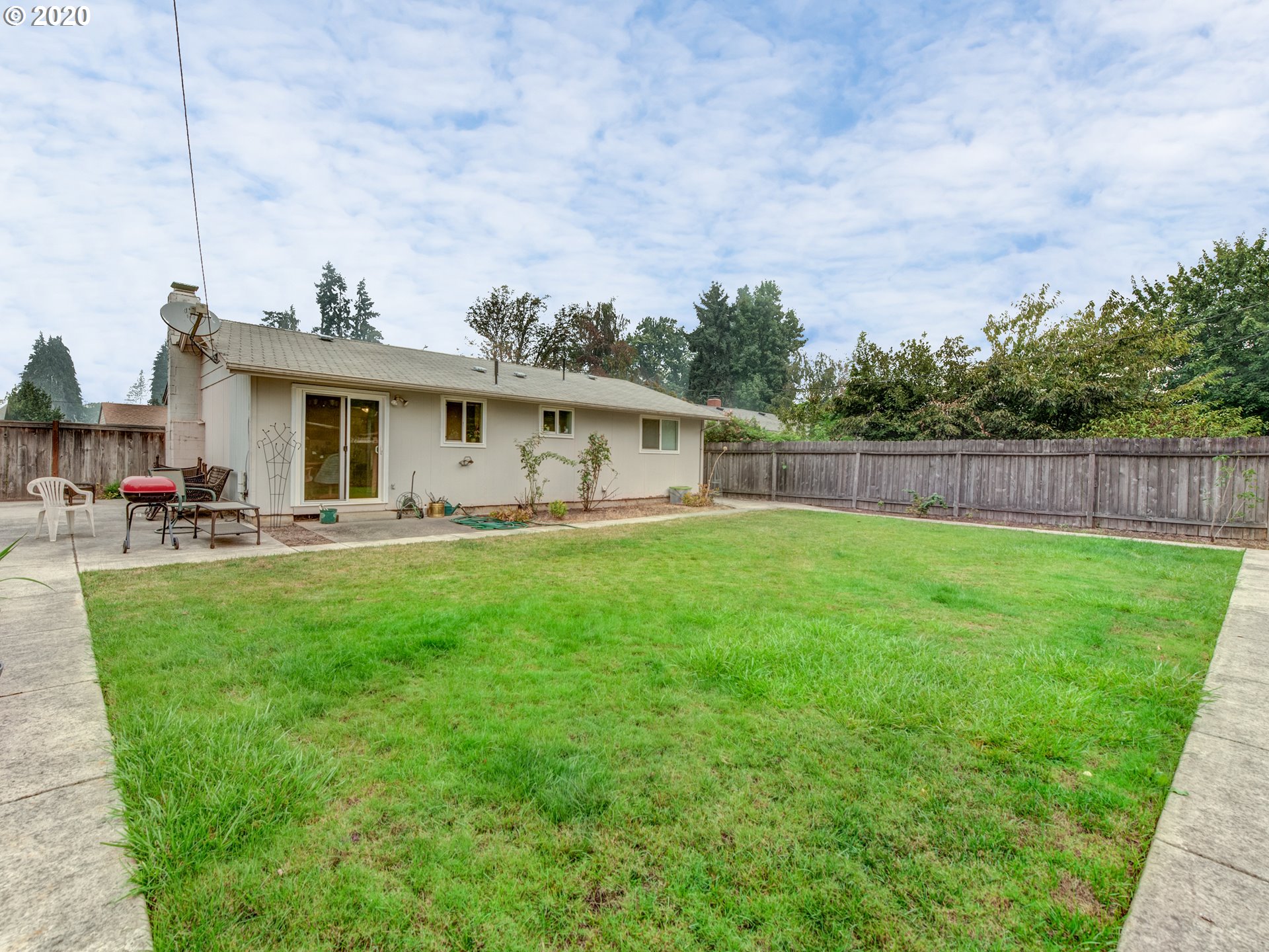425 U Street Springfield, OR 97477 - Photo 11 of 13