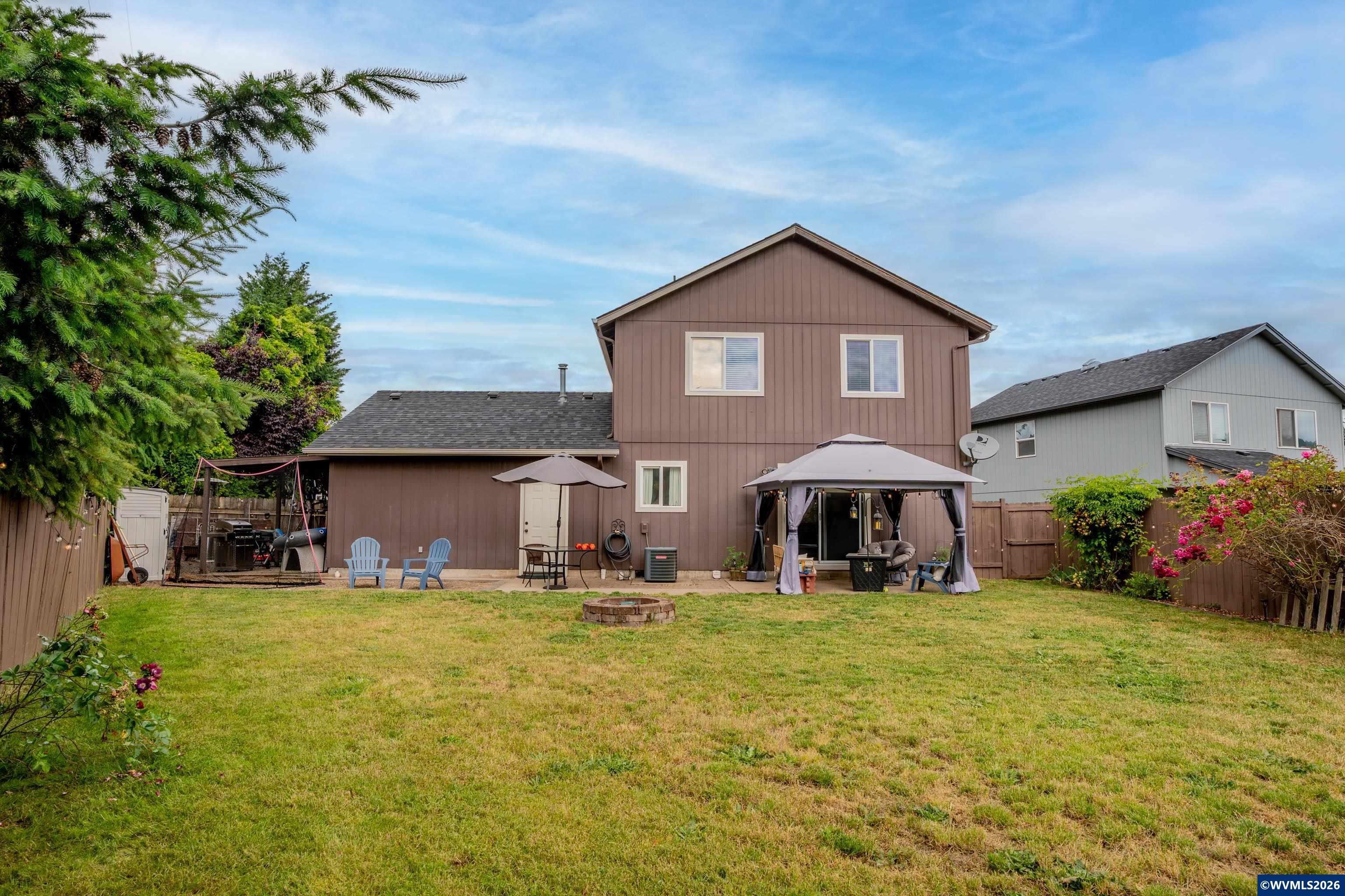 2147 Steelhead Court Lebanon, OR 97355 - Photo 2 of 34