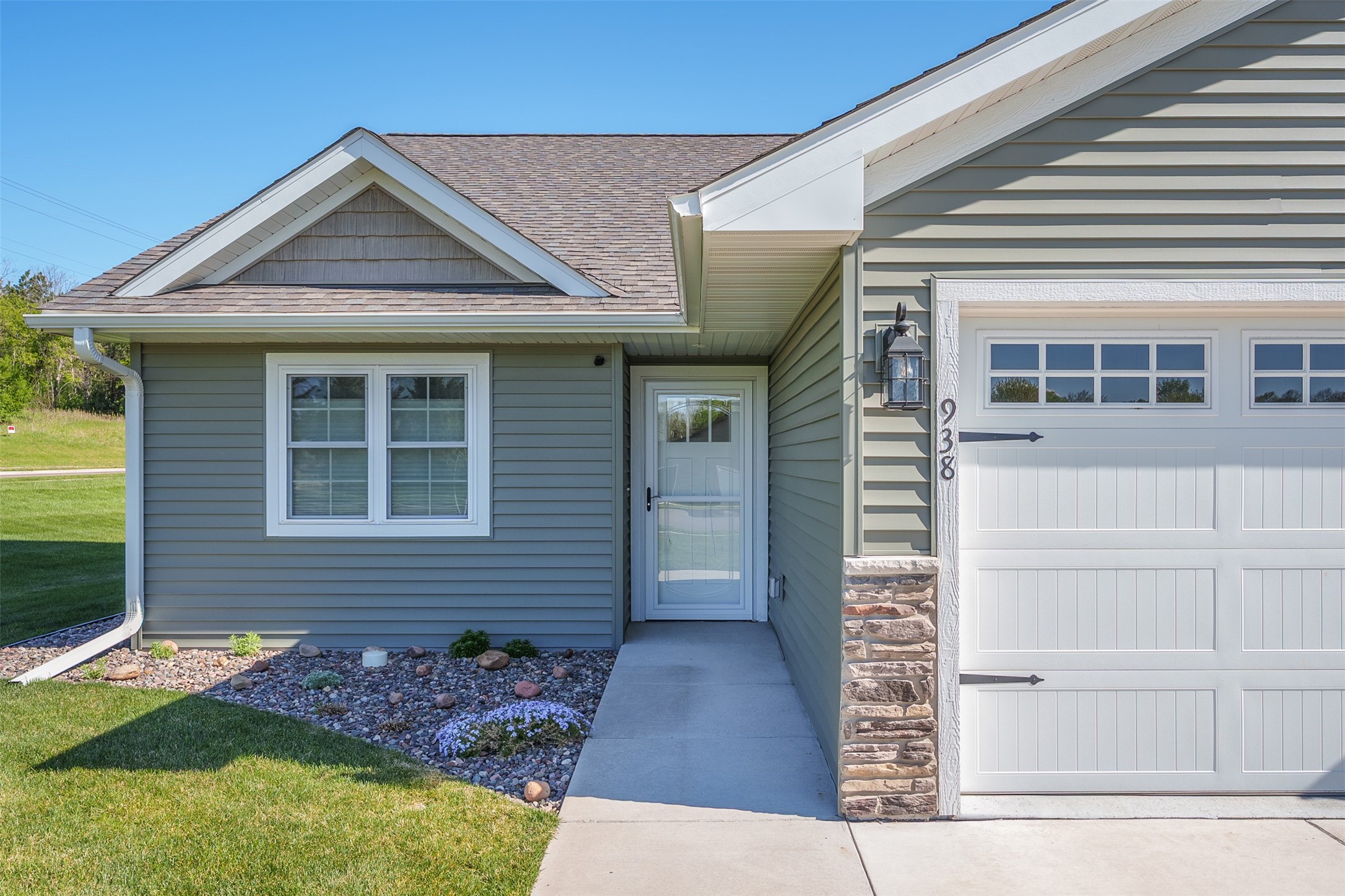 938 Jeffers Ridge Eau Claire, WI 54703 - Photo 2 of 26