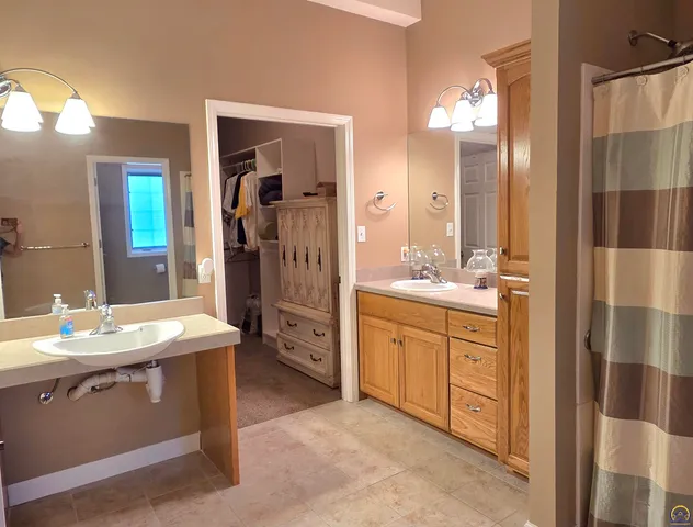 $725,000 | 5729 Southwest 37th Terrace, Topeka, KS 66610