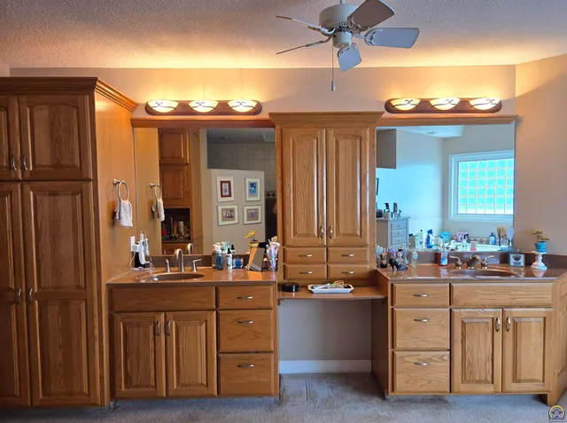 $725,000 | 5729 Southwest 37th Terrace, Topeka, KS 66610