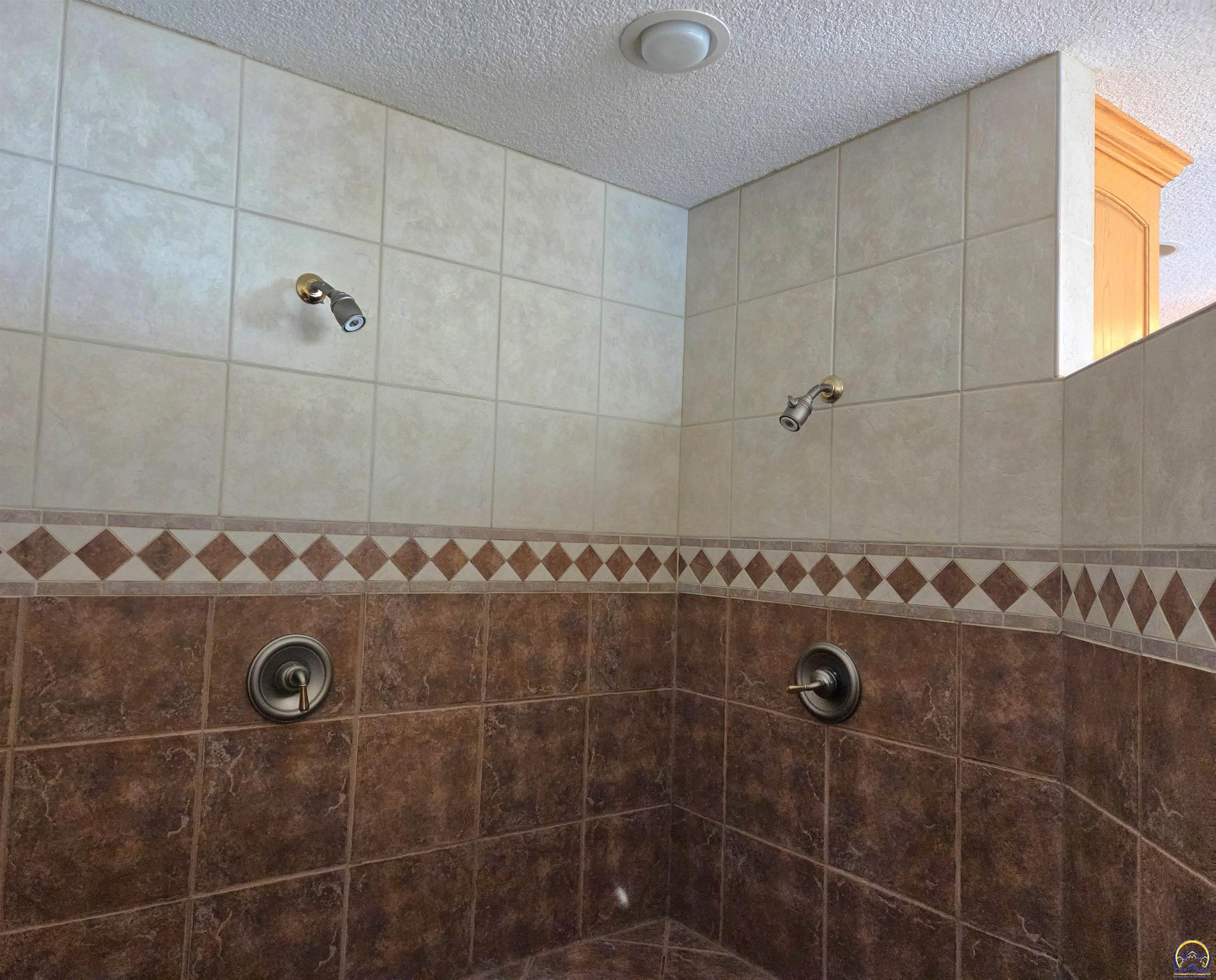 5729 Southwest 37th Terrace Topeka, KS 66610 - Photo 22 of 38