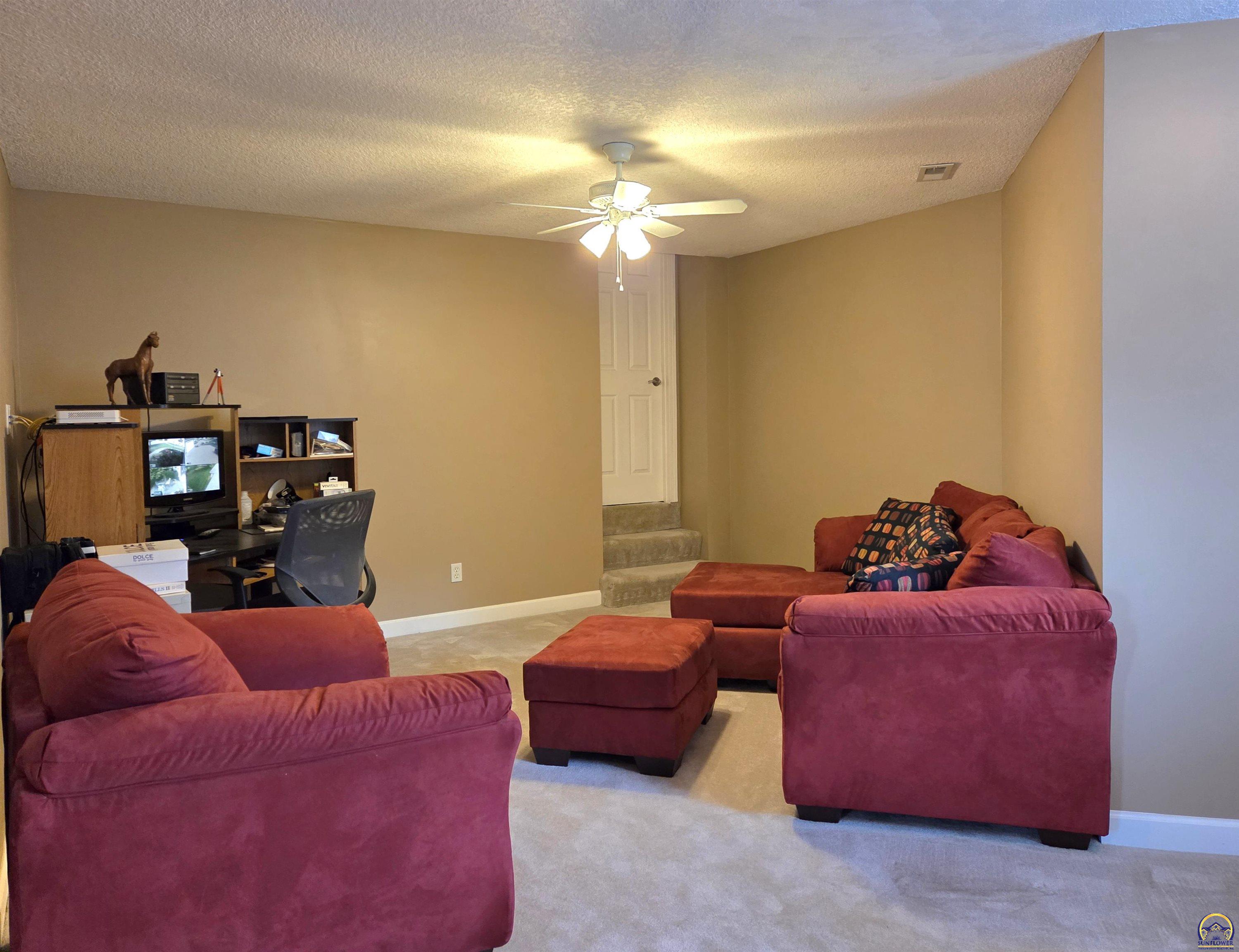 5729 Southwest 37th Terrace Topeka, KS 66610 - Photo 23 of 38