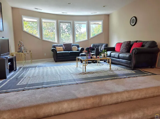 $725,000 | 5729 Southwest 37th Terrace, Topeka, KS 66610