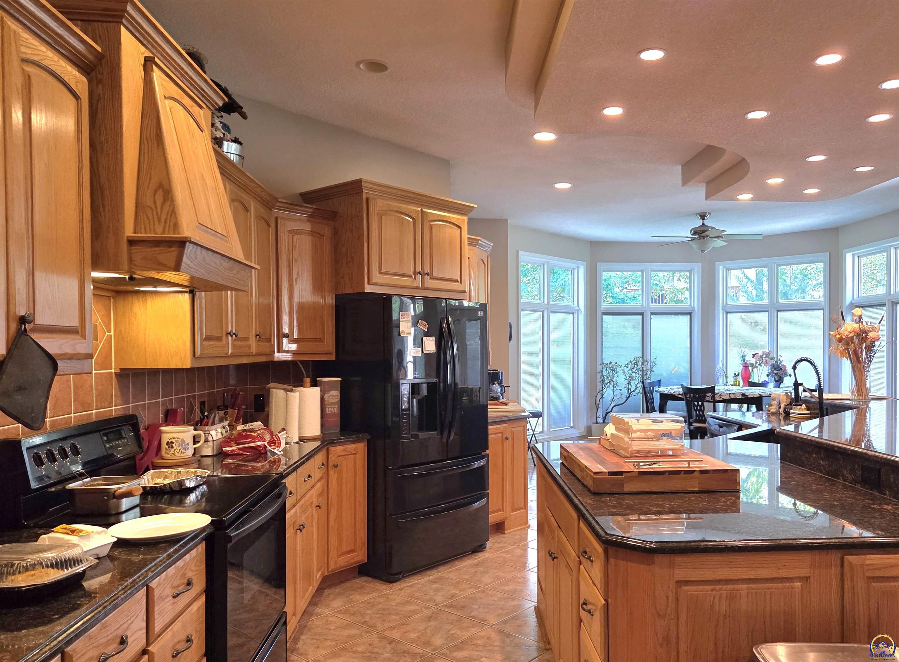 5729 Southwest 37th Terrace Topeka, KS 66610 - Photo 5 of 38