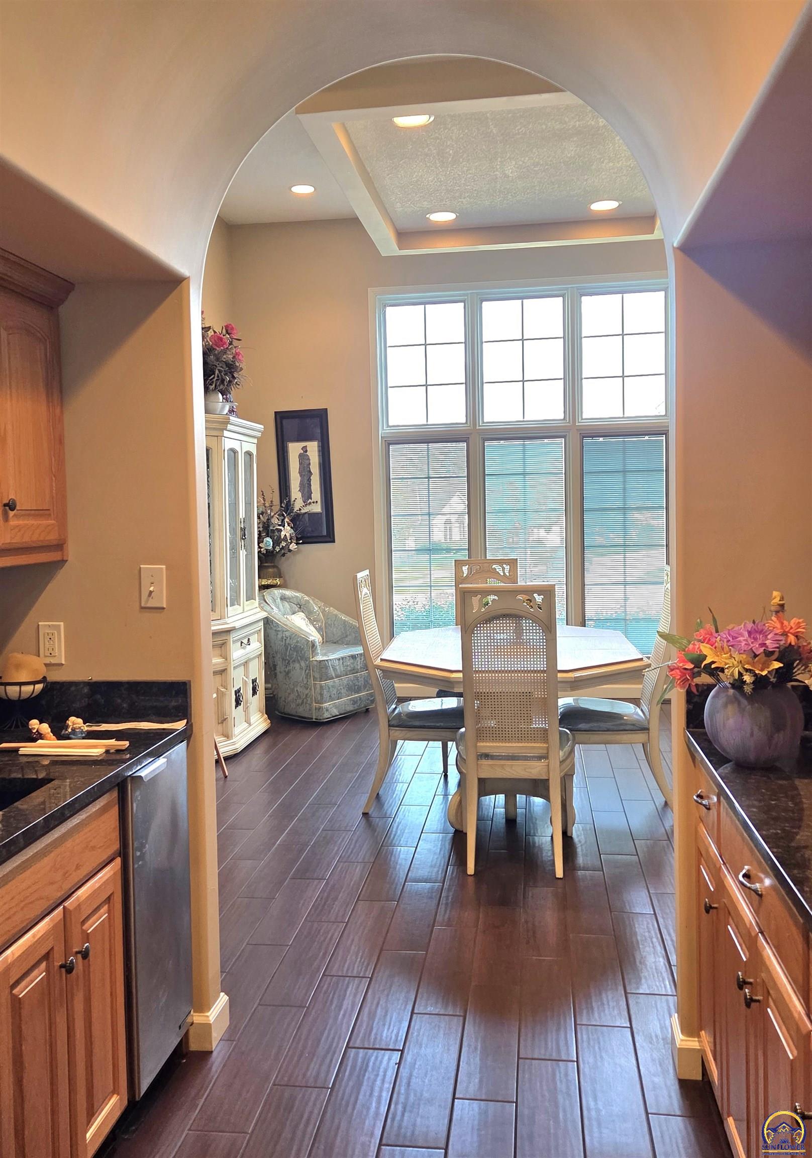 5729 Southwest 37th Terrace Topeka, KS 66610 - Photo 9 of 38