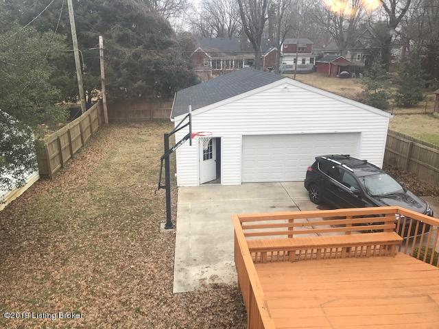 3809 Ormond Road Louisville, KY 40207 - Photo 2 of 29 Huge Backyard, Deck, Patio and Garage