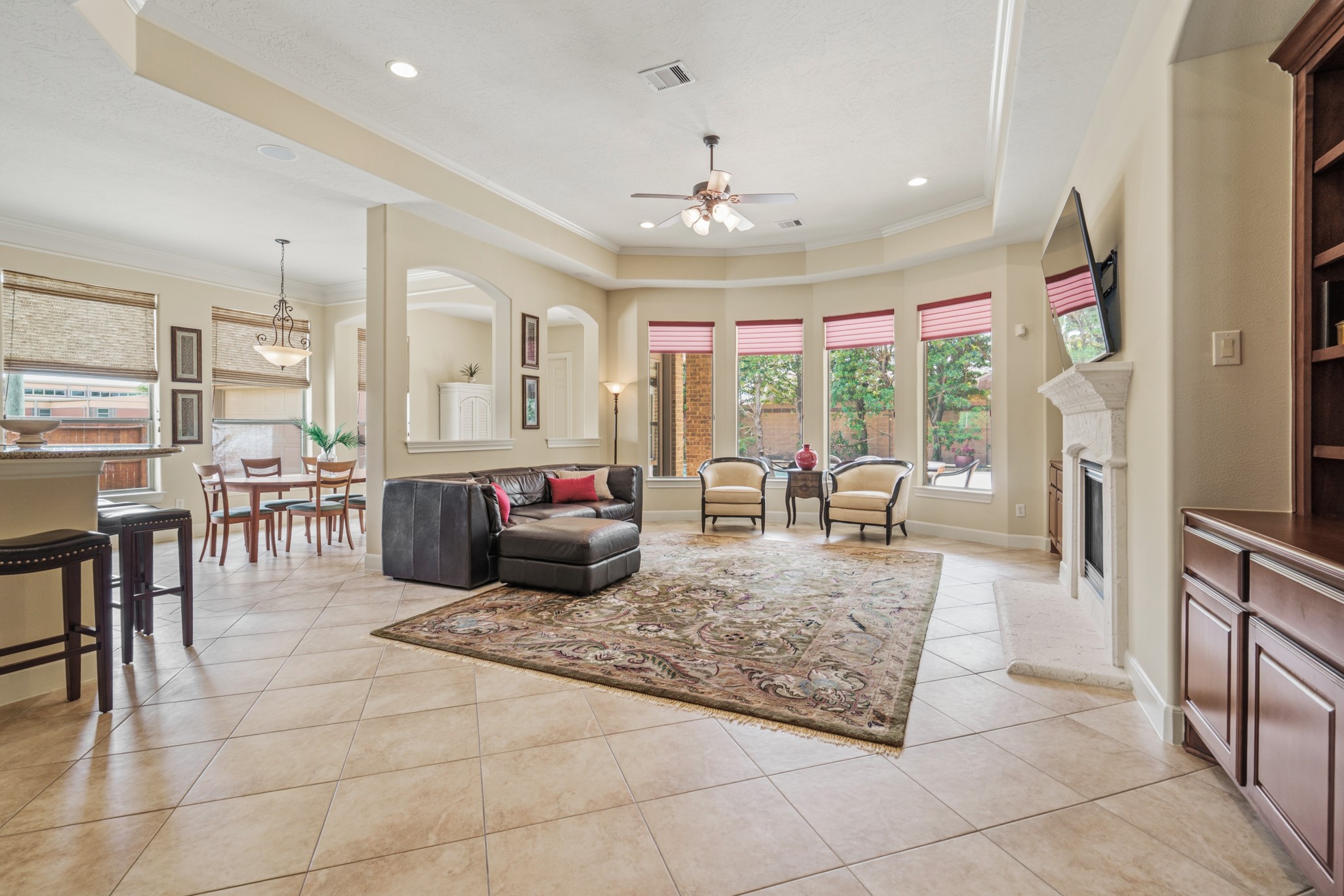 7303 Starry Night Katy, TX 77494 - Photo 16 of 49 Large family room open to the kitchen and over-sized breakfast area.