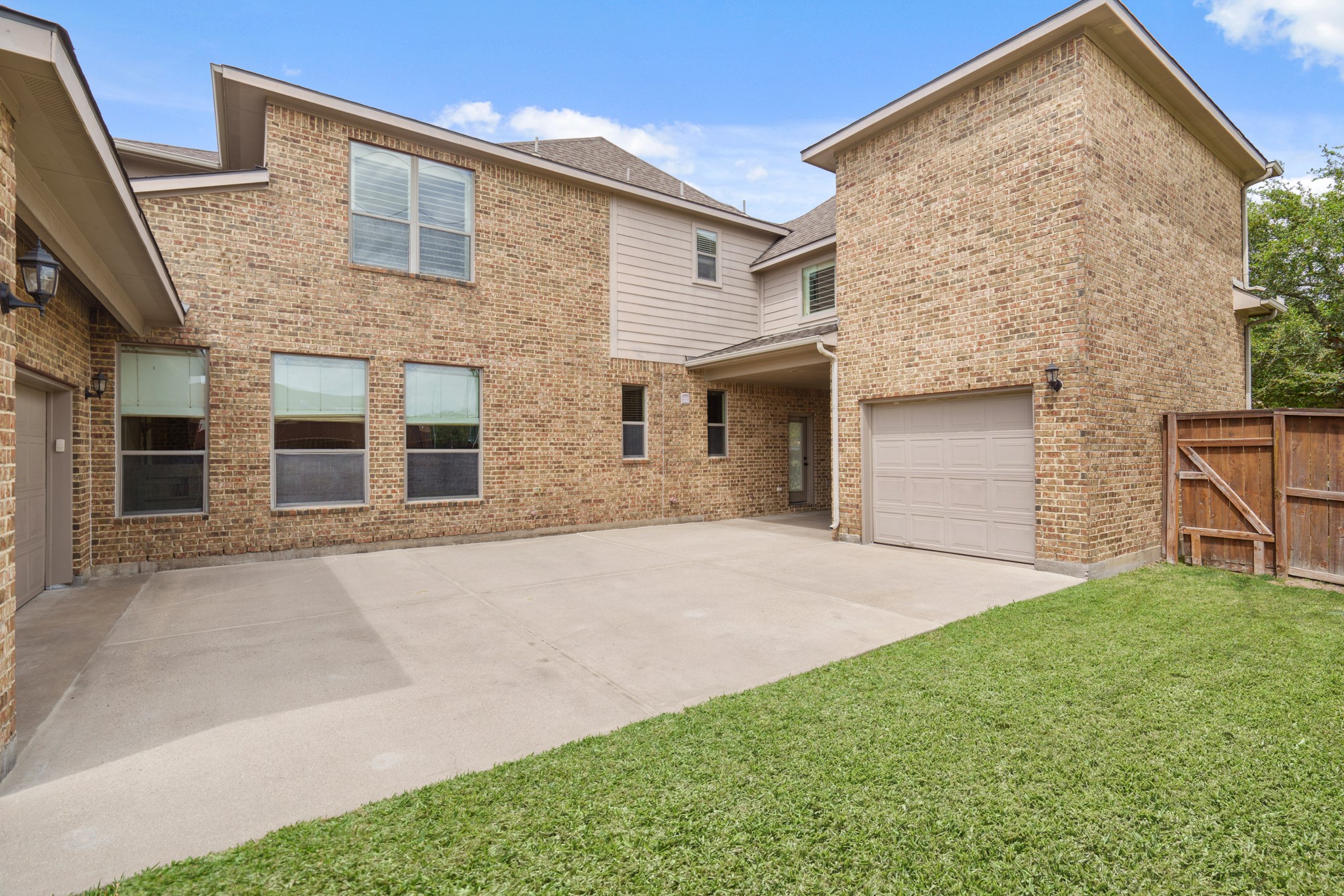 7303 Starry Night Katy, TX 77494 - Photo 44 of 49 Look at the size of this private driveway additional play or parking area - perfect for a half court basketball area.