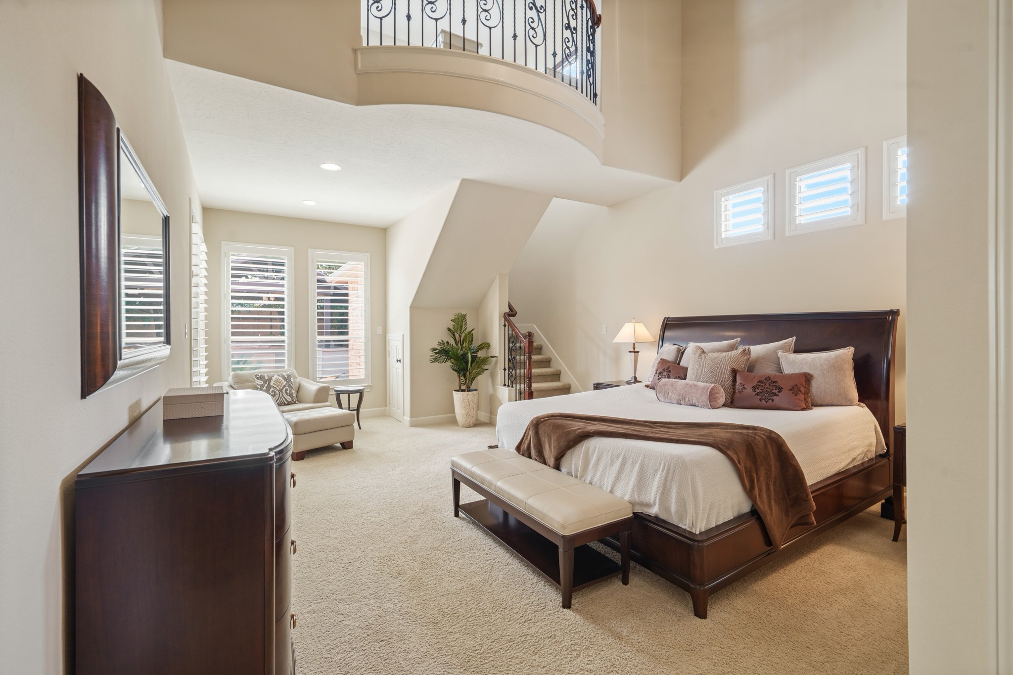 7303 Starry Night Katy, TX 77494 - Photo 9 of 49 Did someone say Primary Suite? Private second story loft!