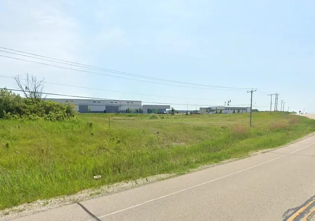 $825,000 | 4731 East Frontage Road, Caledonia, WI 53126