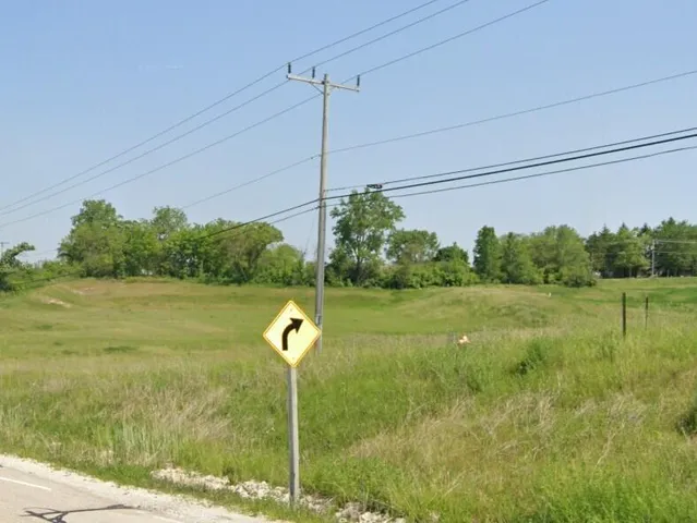 $825,000 | 4731 East Frontage Road, Caledonia, WI 53126