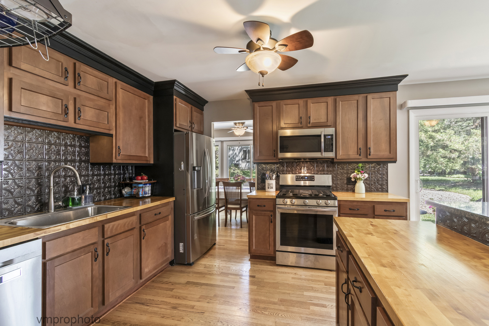 2634 Smith Street Rolling Meadows, IL 60008 - Photo 7 of 34