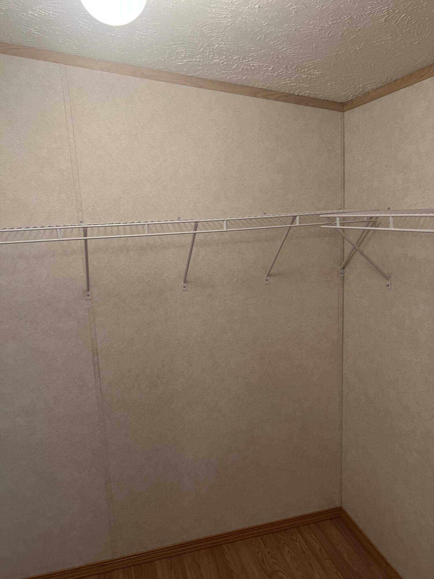 905 Division Road Albany, KY 42602 - Photo 16 of 18 small bed closey alba