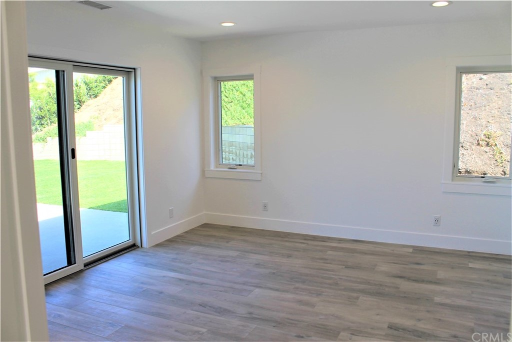 214 Vía Mesa Grande Redondo Beach, CA 90277 - Photo 8 of 21 Master Bedroom