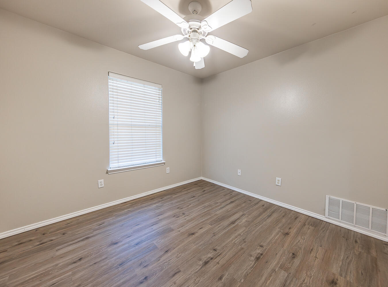 6545 84th Street Lubbock, TX 79424 - Photo 14 of 21 2L9A2829