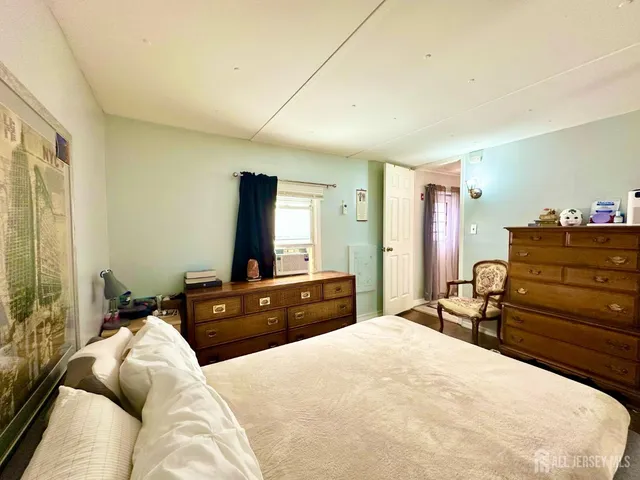 $95,000 | 26 Dalbert Street, Carteret, NJ 07008