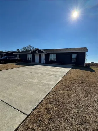 $1,250 | 127 Ronald Pride Boulevard, Unit A, Fort Valley, GA 31030
