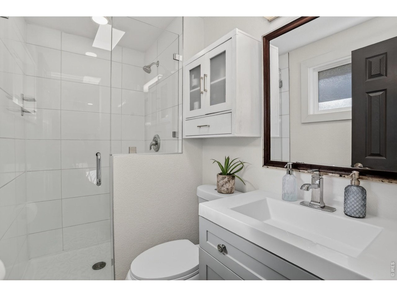 2016 West Lake Street Fort Collins, CO 80521 - Photo 22 of 45 Primary 3/4 Bathroom