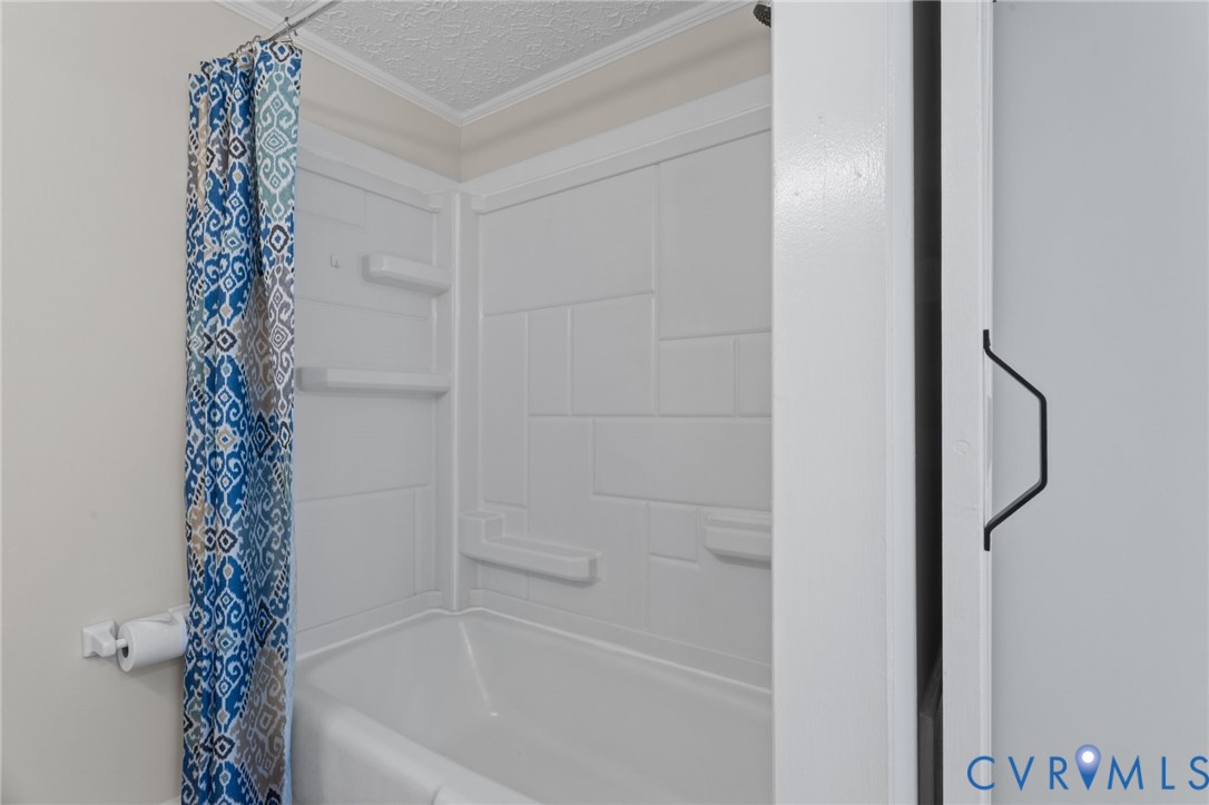 67 Deer Drive Gum Spring, VA 23065 - Photo 16 of 25 Tub/Shower