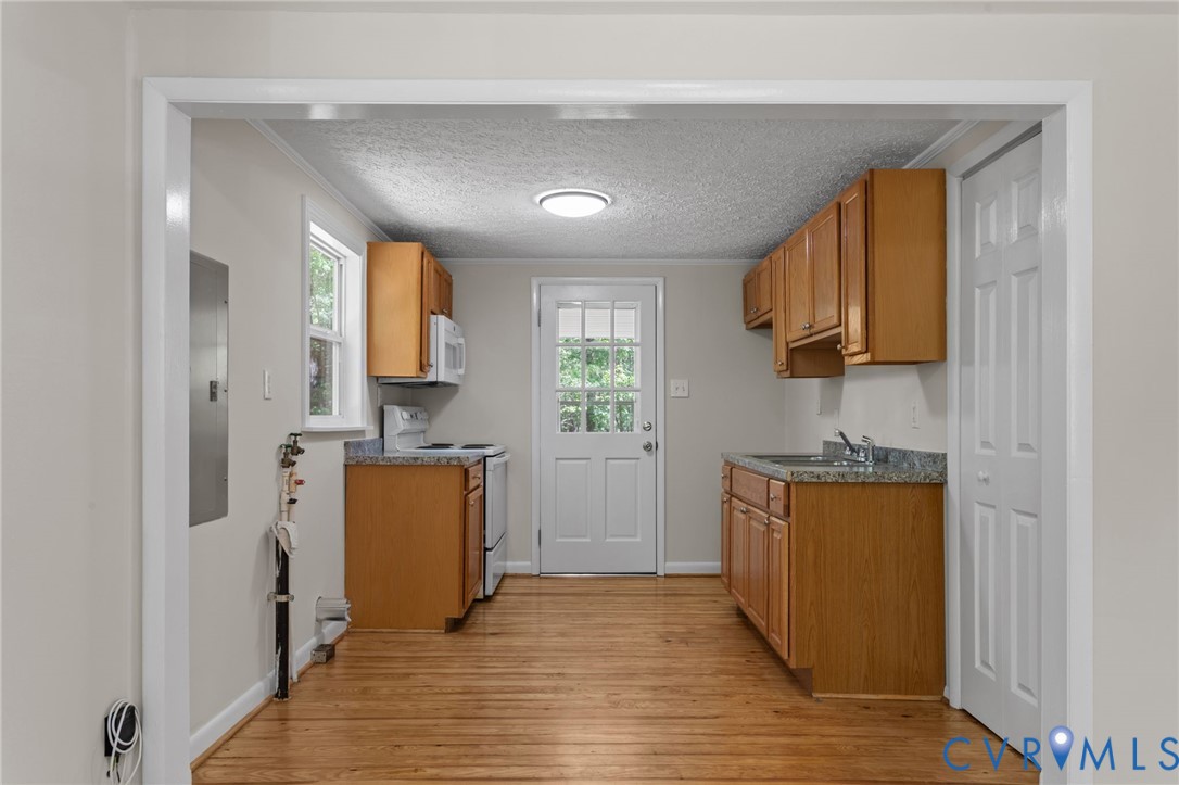 67 Deer Drive Gum Spring, VA 23065 - Photo 8 of 25 Kitchen & Back Door to Deck