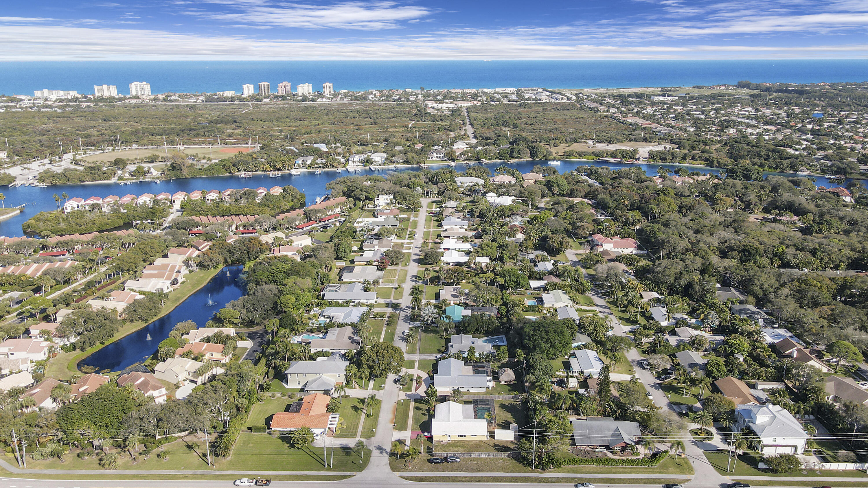 2480 Windsor Road Palm Beach Gardens, FL 33410 - Photo 38 of 44 View to East