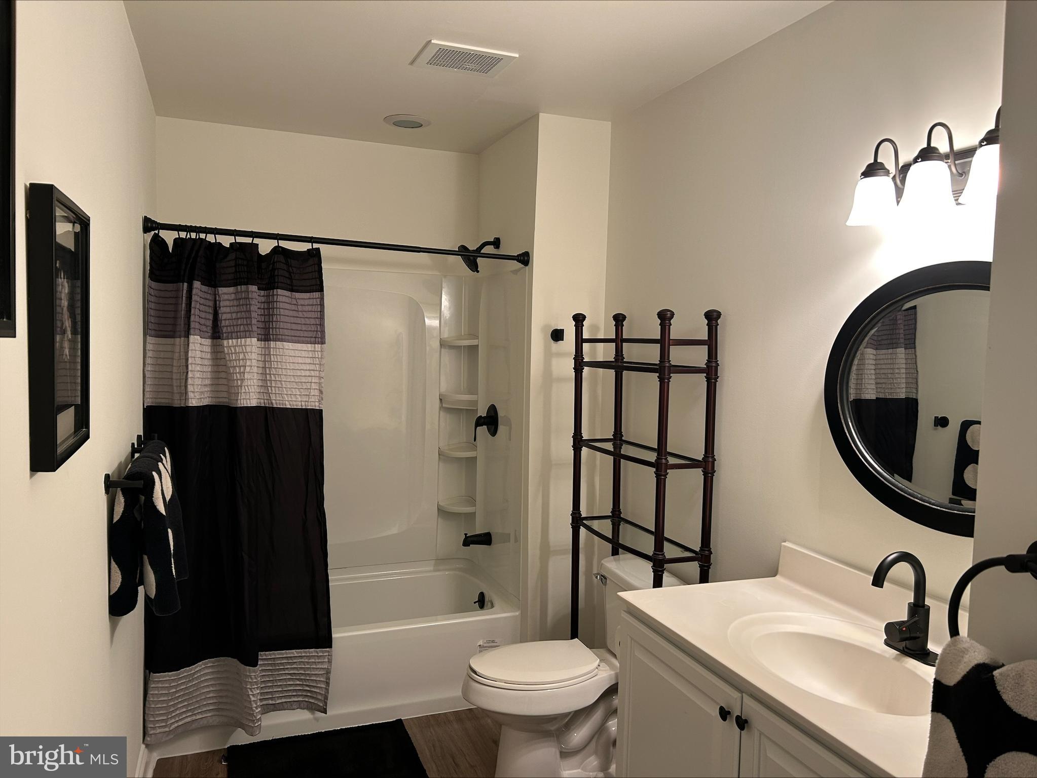 7220 Ridge Avenue, Unit A Philadelphia, PA 19128 - Photo 8 of 10 Gallery Image 8