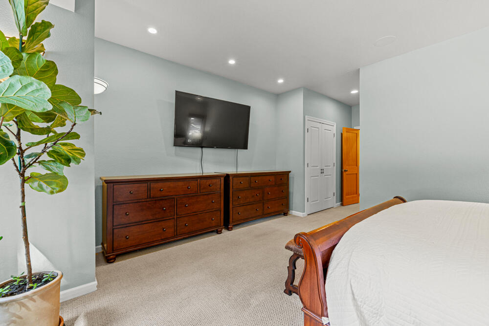 11427 Kestrel Road Klamath Falls, OR 97601 - Photo 35 of 60 11427KestrelRd.-Interiors-13