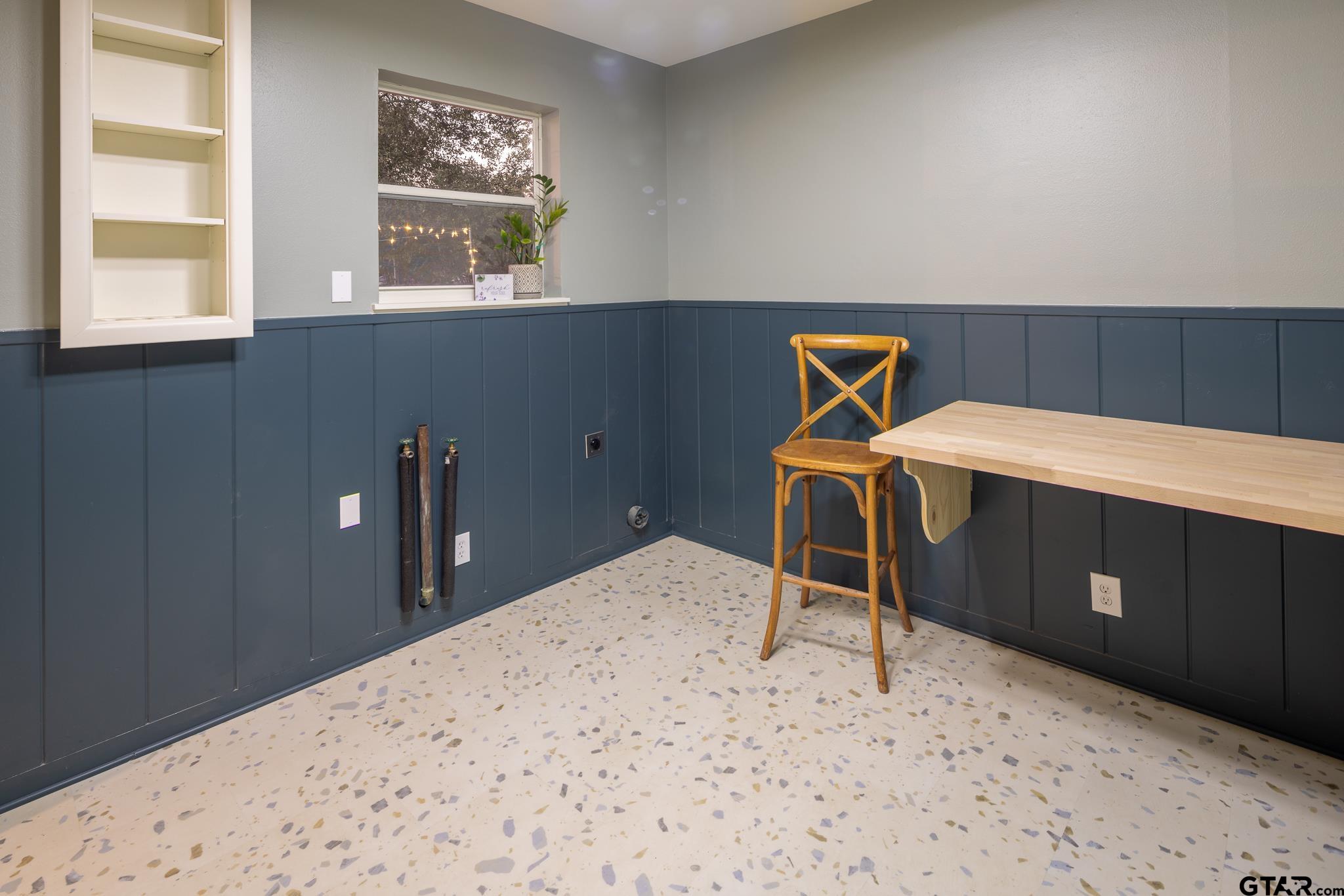 3518 Bain Place Tyler, TX 75701 - Photo 30 of 44 a workspace with furniture and window