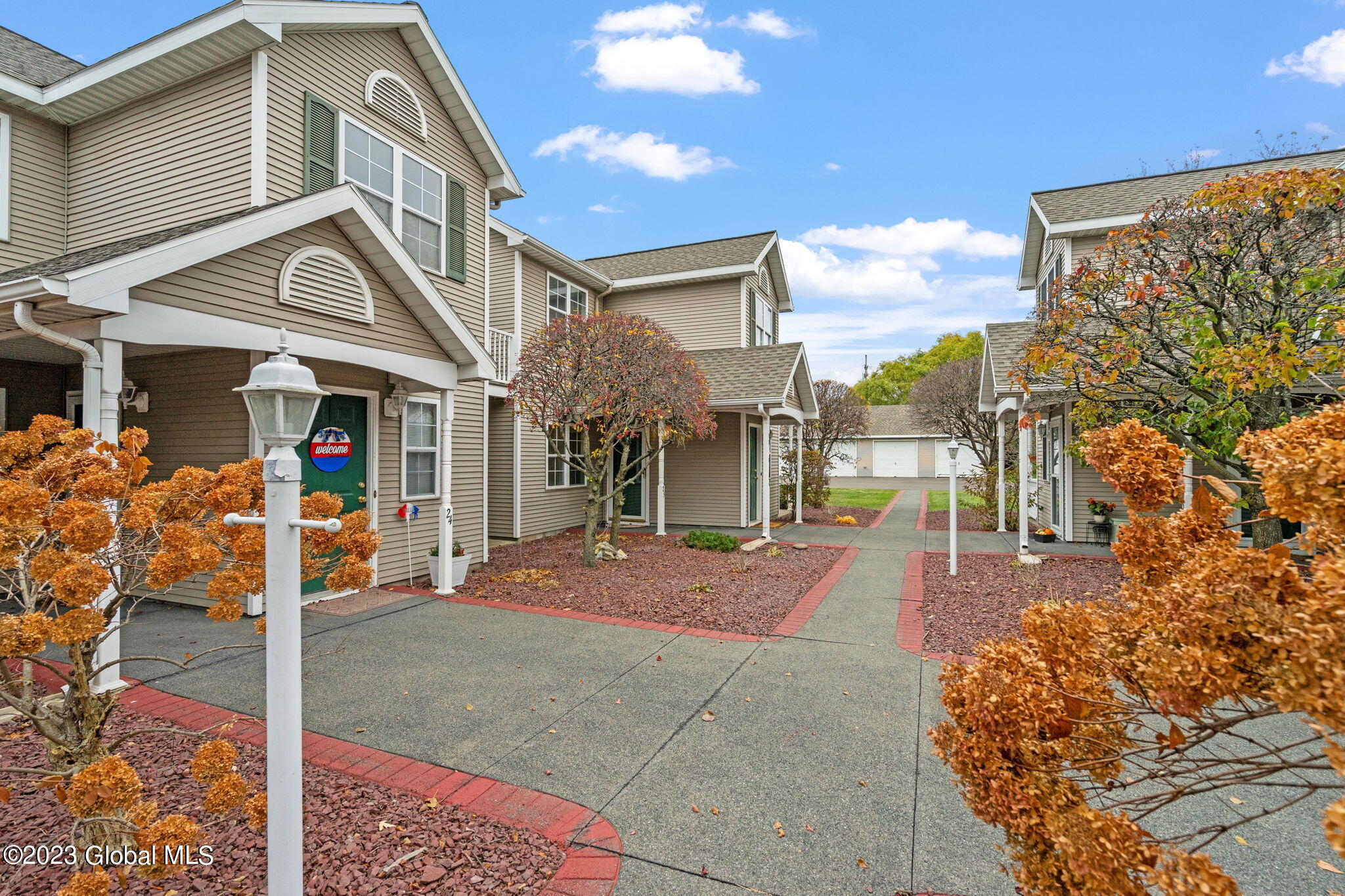 3-web-or-mls-25-coralberry-ct