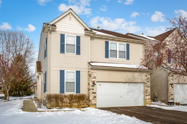 $2,975 | 840 Amelia Court, Grayslake, IL 60030