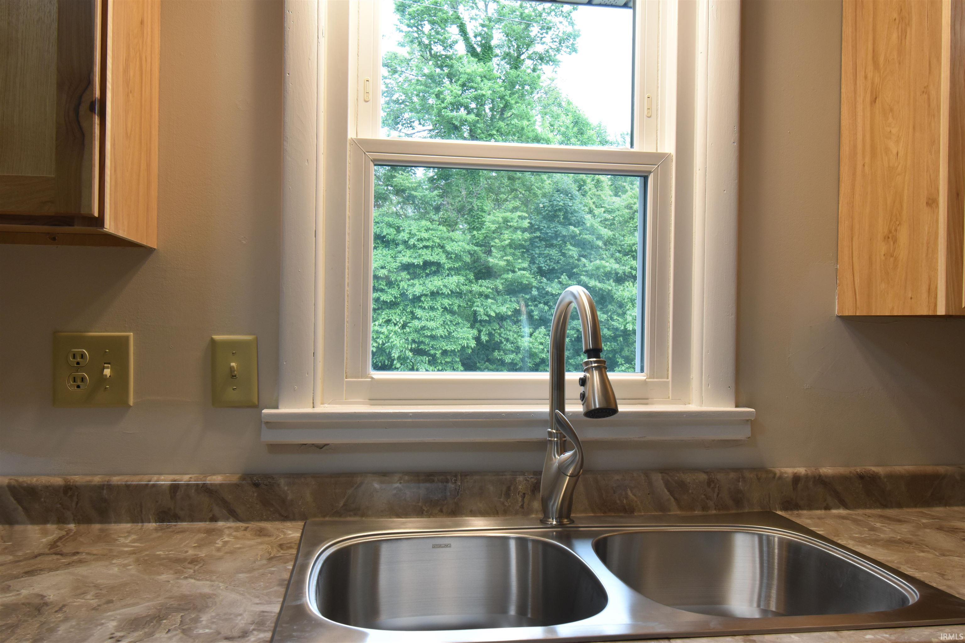 1320 North Logan Road Bloomington, IN 47404 - Photo 8 of 29
