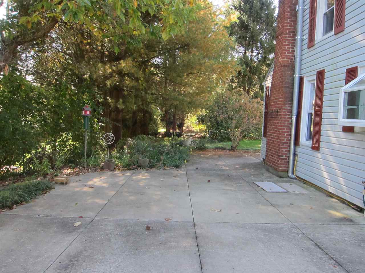 2918 Old Spring Valley Road Huntington, WV 25704 - Photo 8 of 30 Gallery Image 8