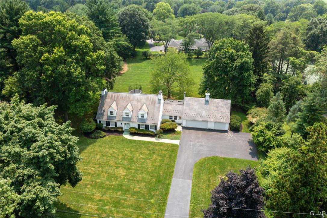 1860 Nottingham Road Allentown, PA 18103 - Photo 2 of 33 Gallery Image 2
