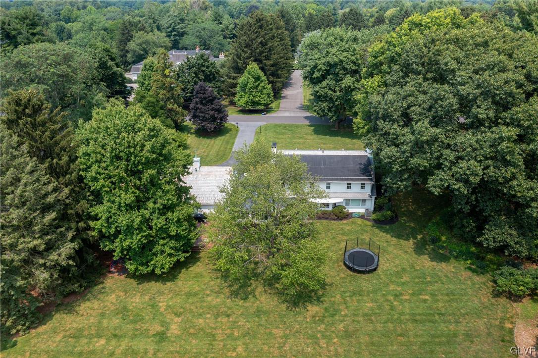 1860 Nottingham Road Allentown, PA 18103 - Photo 3 of 33 Gallery Image 3