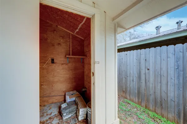 $1,800 | 2701 St Edwards Circle, Unit A, Austin, TX 78704