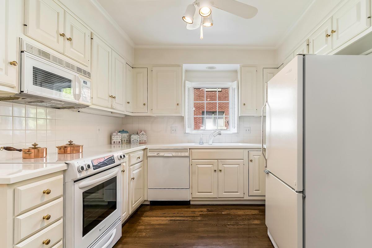 2425 Brentwood Road Columbus, OH 43209 - Photo 12 of 29