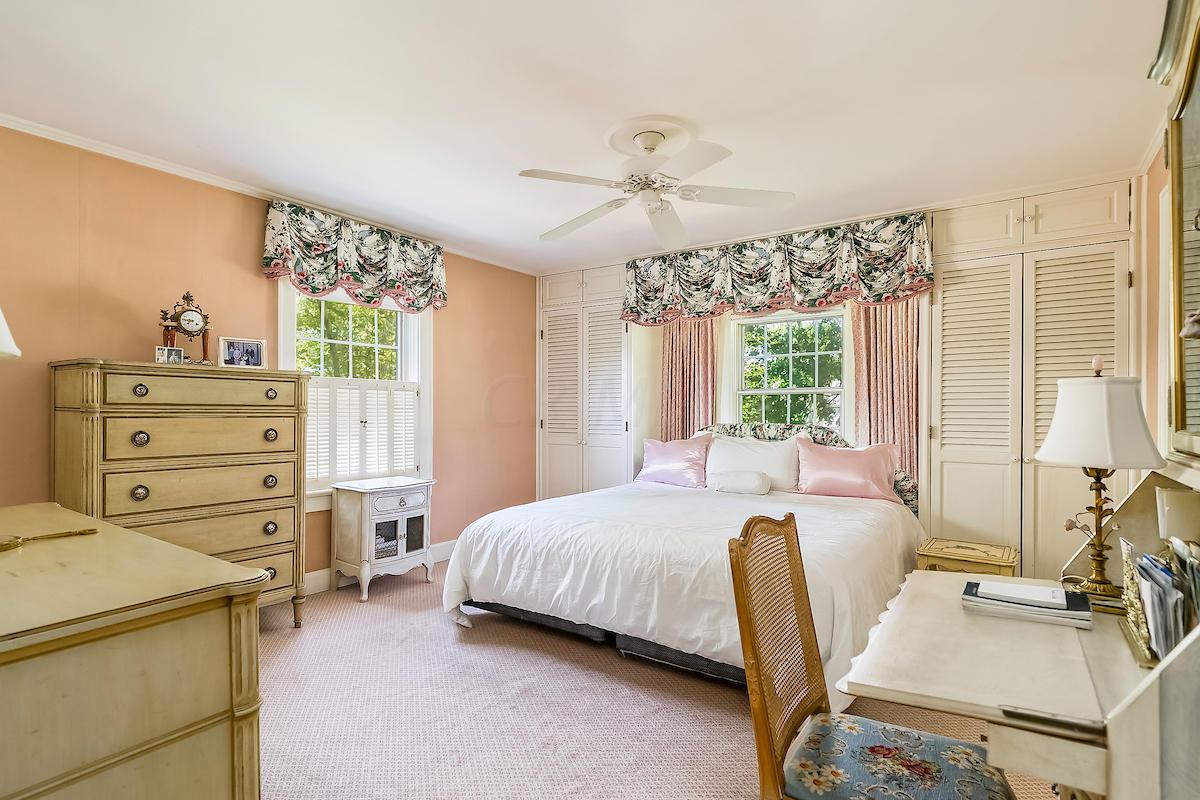 2425 Brentwood Road Columbus, OH 43209 - Photo 18 of 29